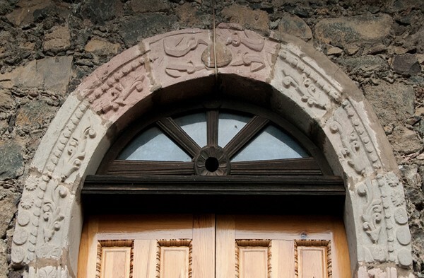 Rear wall portal - Santiago Apóstol