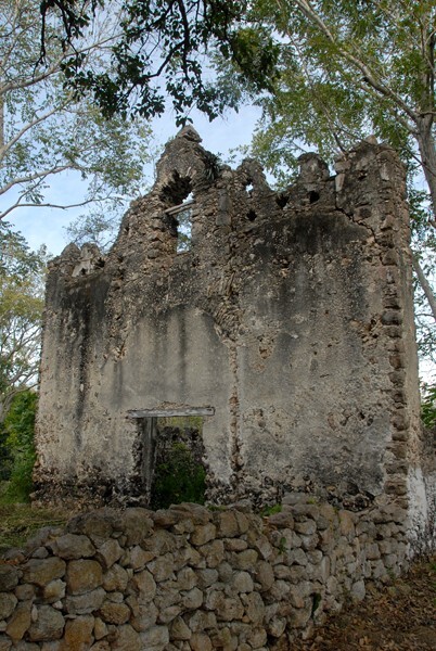 Chapel ruins - Ichmul, Yucatán 