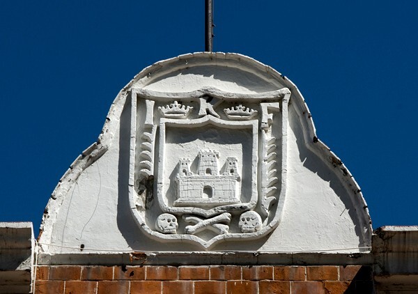 Alhóndiga, roof escutcheon - Tlaxcala, Tlaxcala