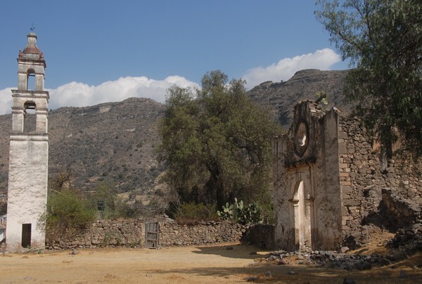 Santiago, separate bell-tower & church façade - Santiago