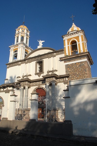 San Miguel del Espiritú Santo, façade & bell-towers - Comala, Colima