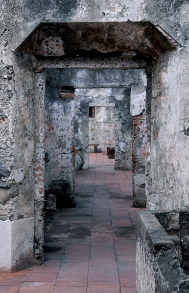 San José de Gracia, convento, patio ambulatory - Orizaba, Veracruz