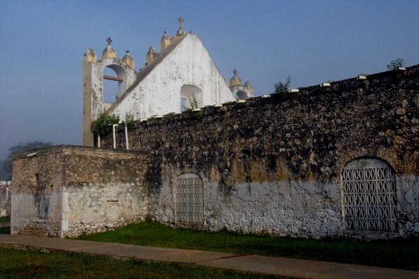 San Bernardino de Sena, exterior nave & façade - Tahdziú, Yucatán