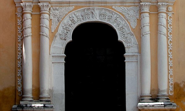 Façade portal - La Tercera Orden