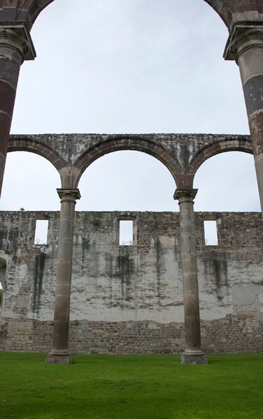 Basilica arches - Santiago Apóstol (ruins)