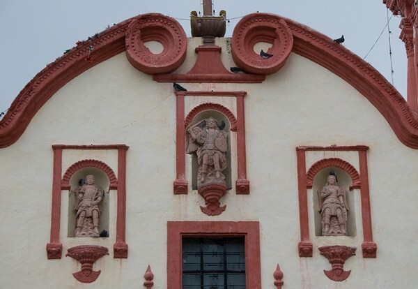 San Miguel Arcángel, façade gable & volutes - Mexquitic de Carmona, San Luis Potosí