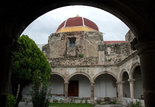 Santo Domingo, cloister - Tepapayeca, Puebla