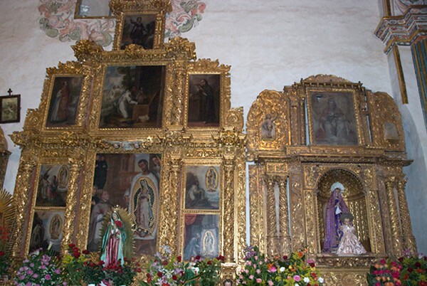 Nave Guadalupe (left) & St. Anne (right) altars - Santa Ana, high & nave altars