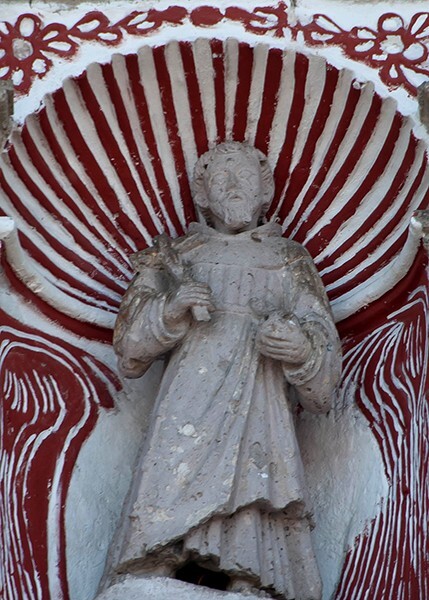 San Francisco, upper façade sculpture niche, St. Francis - Ixtlahuaca, México