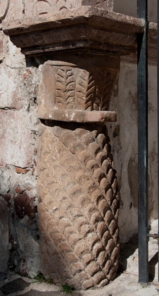 Posa chapel, pillar - San Jerónimo