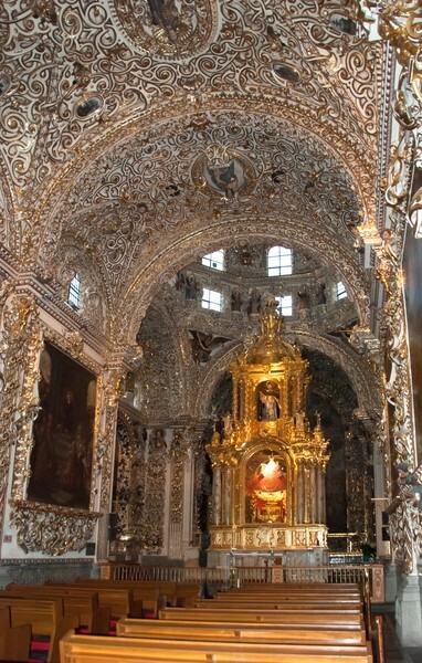 Nave & sanctuary baldachin - Capilla del Rosario