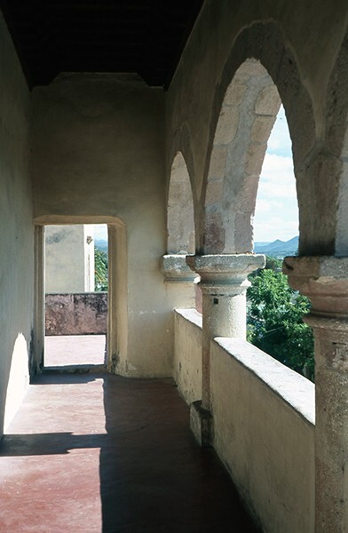 Portería, second story arches - San Nicolás de Tolentino, façade, bell-tower, portería & nave