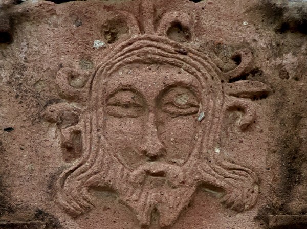 Atrial front crossing, face of Christ - San Mateíto