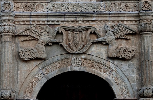 San Andrés, façade portal, archivolt & spandrels - San Andrés, façade, portería & atrial gate