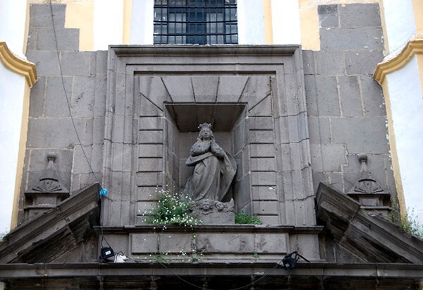 Left twin portal sculpture niche, Virgin Immaculate - La Concepción