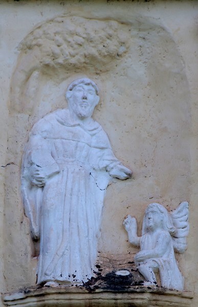 Façade niche, St. Augustine & angel - San Agustín