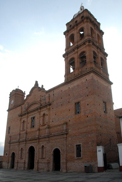 Tapalpa, Jalisco, San Antonio, façade & bell-tower - Jalisco