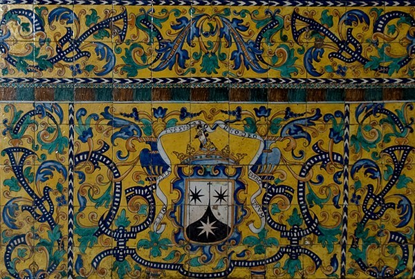 Right sanctuary chapel, altar base azulejos - Nuestra Señora del Carmen