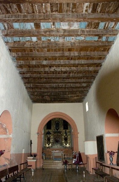 San Pedro, nave & ceiling - Barrio chapels