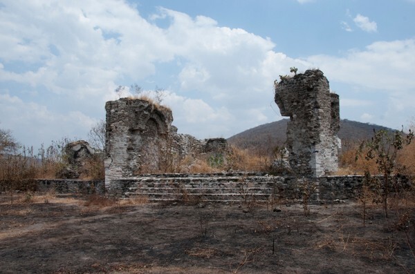 ruins of both Dominican capilla abierta & teocalli - Nueva Olintepec, Morelos