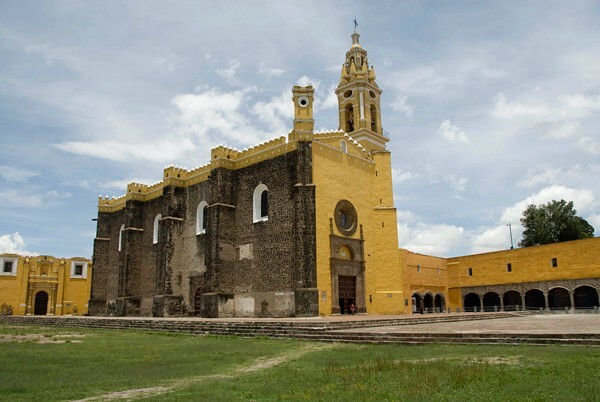 San Gabriel - San Gabriel, church, posas & novitiate