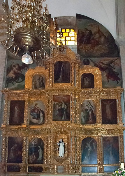 San Felipe & Santiago, nave Santa Roma de Lima altar - San Felipe & Santiago