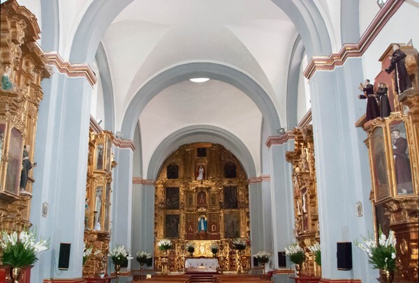 Nave & high altar - San Diego