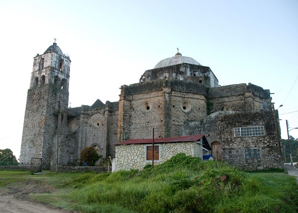 Santiago Apóstol, exterior nave & bell-tower - Temapache, Veracruz