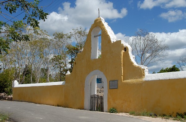San José, cemetery gate - Tepich, Quintana Roo