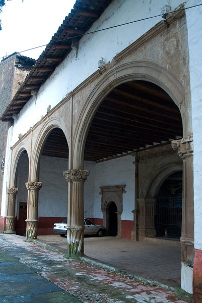Portería & capilla abierta - La Asunción de Nuestra Señora