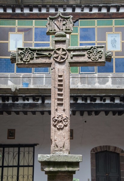 Cloister cross, back - SS Pedro y Pablo
