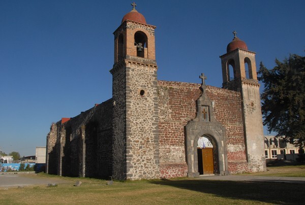 San Pablo, façade & bell-towers - San Pablo Huantepec, México