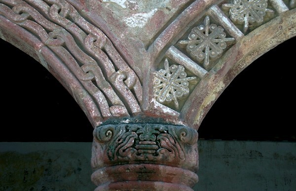 Portería arches, pier impost & archivolts - San Miguel Arcángel, façade, portería, crosses & porciúncula door