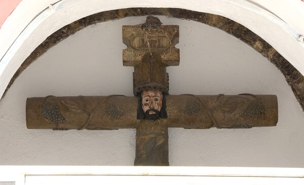 Santa María, posa chapel cross, crossing - Santa María Maquizco, México