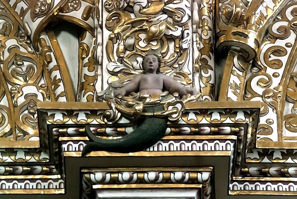 Nave pillar capital, mermaid - Capilla del Rosario