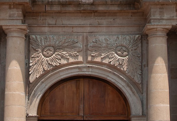 Sagrario façade, portal columns & spandrels - León