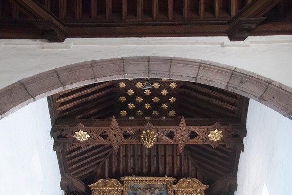 Sanctuary, chancel arch & alfarje ceiling - La Asunción de Nuestra Señora, atrio, portería, and nave & choir ceilings