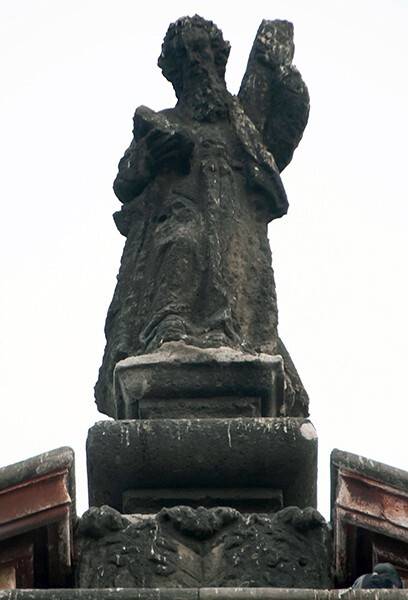 Nativity, roof sculpture, St. Andrew - Misterios del Rosario