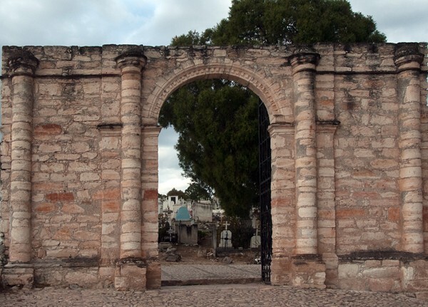 Atrial gate - El Calvario