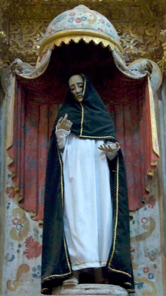 Lower tier (right) - nave La Pasión altar