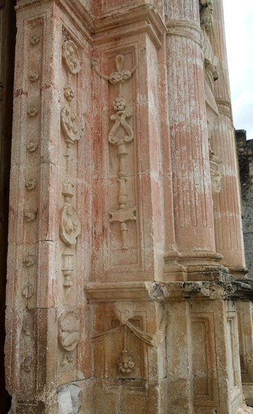 Façade portal, right pillar & jamb - Façade, exterior buttressing, lateral portal, open & posa chapels, atrio & cross