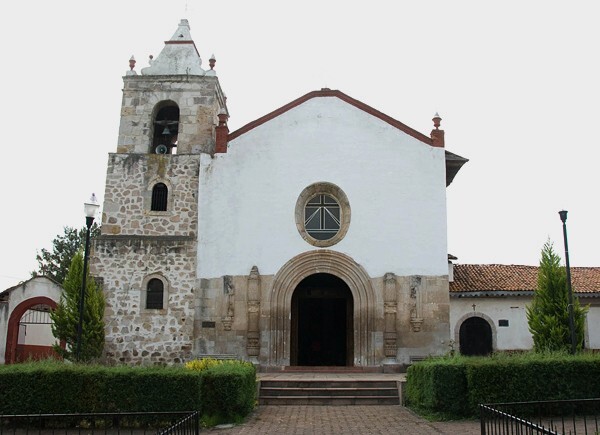 Santiago, façade & bell-tower - Santiago Undameo, Michoacán