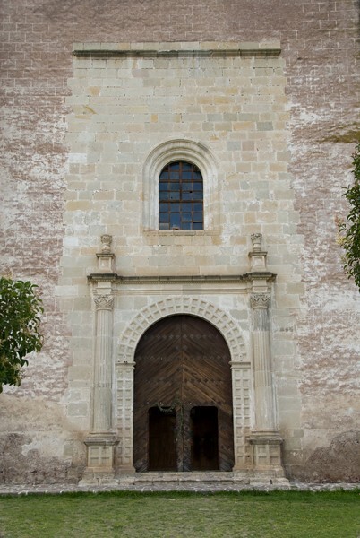 Façade alfiz, portal & choir loft window - Façade, portería, atrial cross, lateral portal & capilla abierta