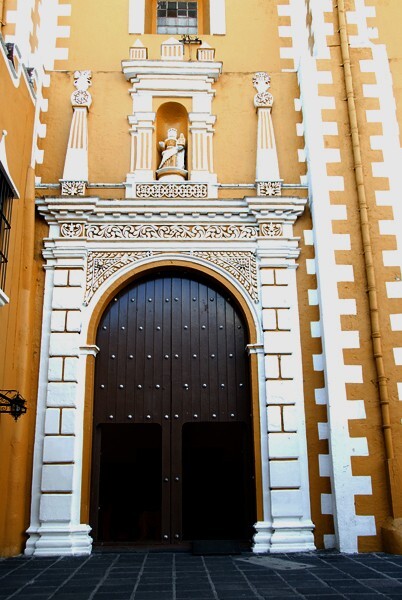 San Agustín, lateral portal - San Agustín
