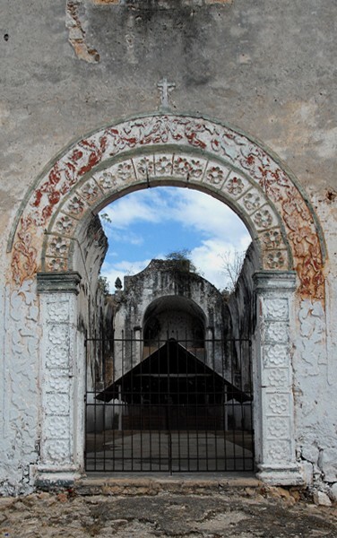 San Juan Bautista, façade portal - Tixhualahtún, Yucatán