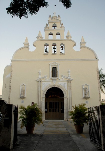 Façade & espadaña - Santiago