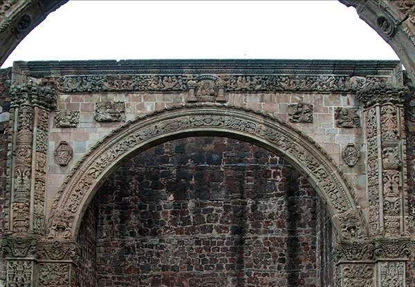 Chancel arch alfiz - San Luis Obispo, capilla abierta