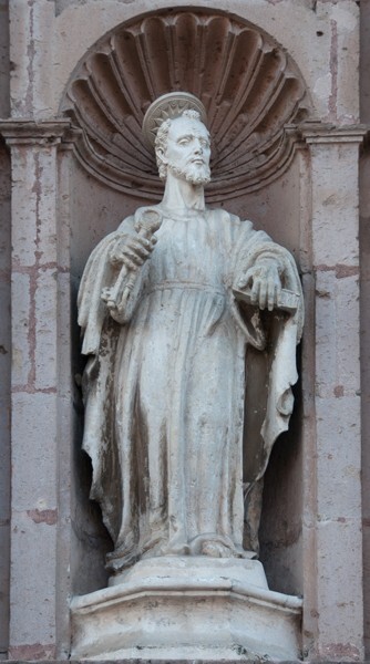 La Transfiguración de Cristo, façade, main portal sculpture (left) - La Transfiguración de Cristo