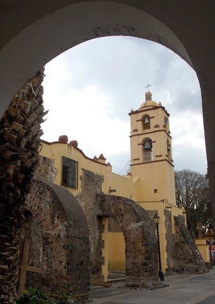 Santa Ana Tlacotenco, buttressing & bell-tower - Milpa Alta, México