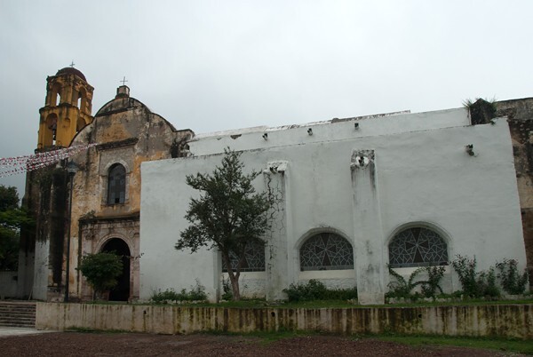 Santiago Apóstol, façade & portería - Ocuituco, Morelos
